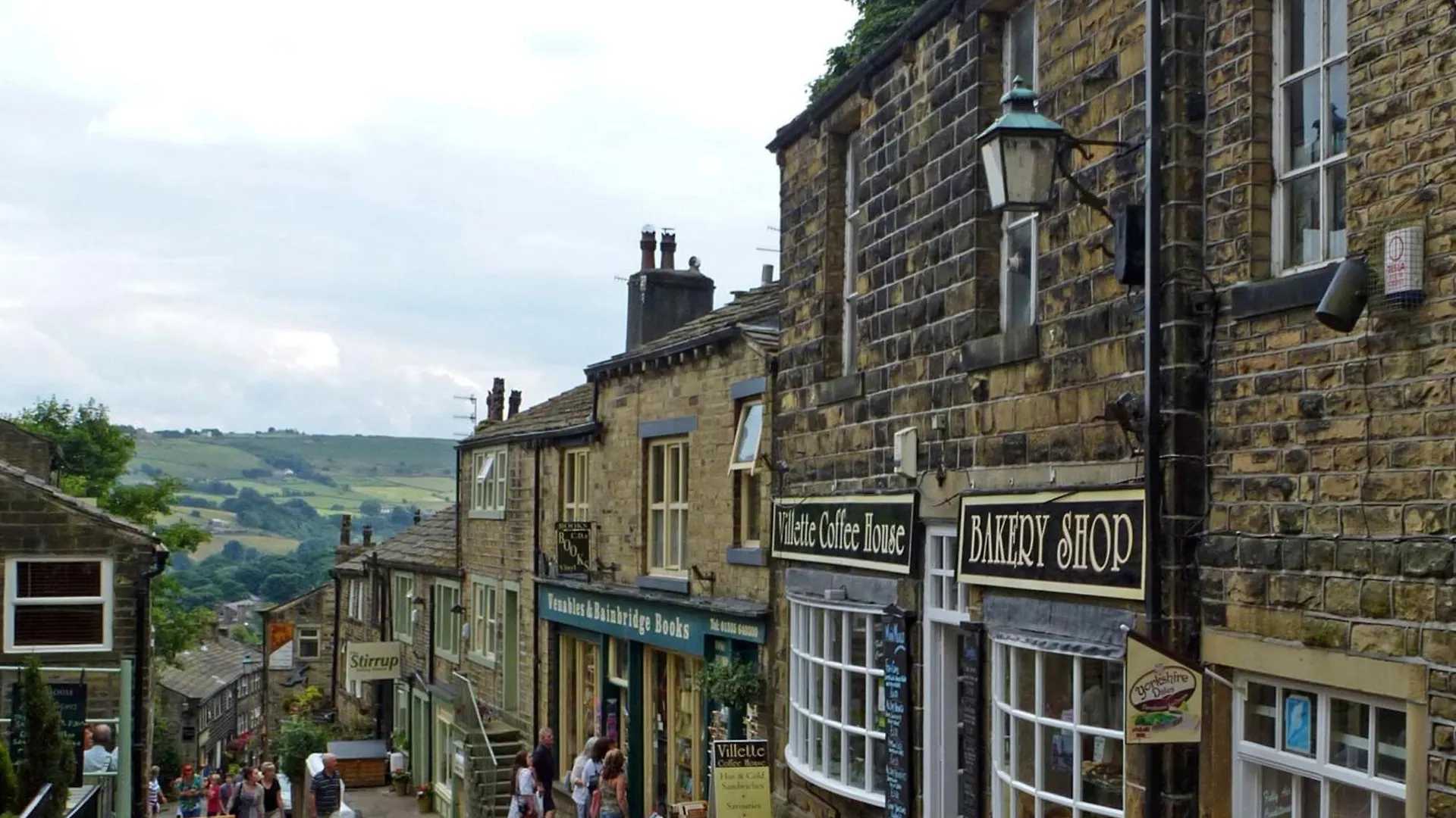 Two-Bedroom Stone Cottage - Lovely Garden Patio - Free On Street Parking Keighley Reino Unido