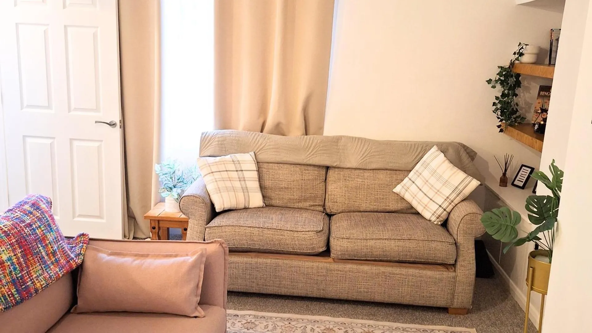 Two-Bedroom Stone Cottage - Lovely Garden Patio - Free On Street Parking Keighley